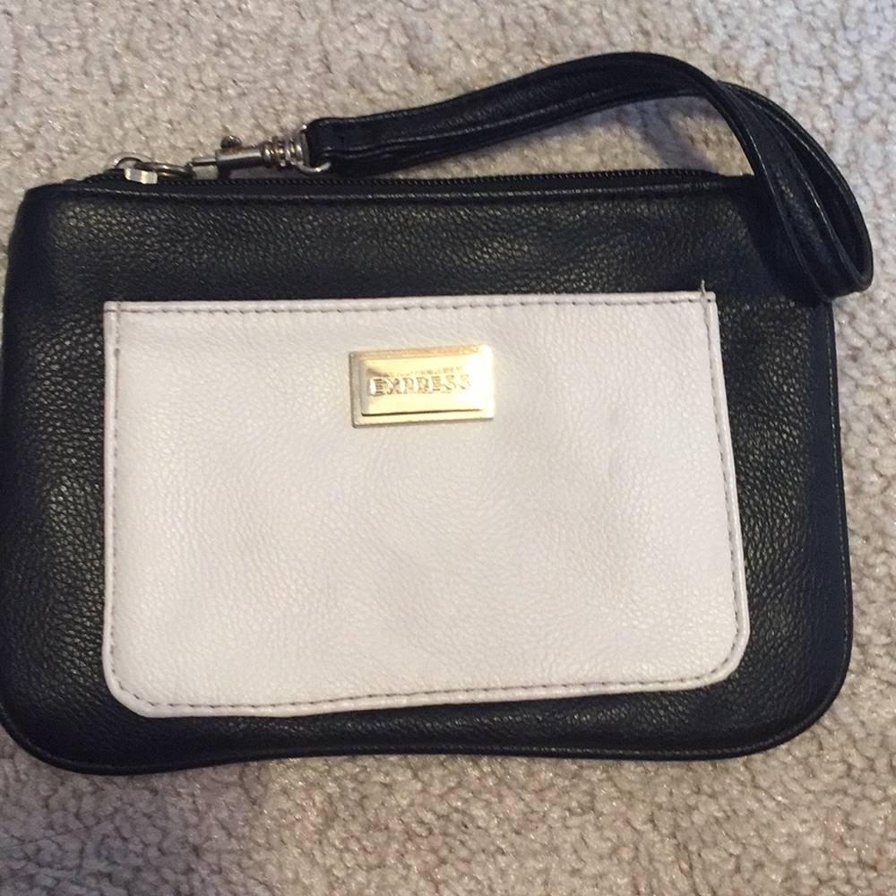 Express wristlet